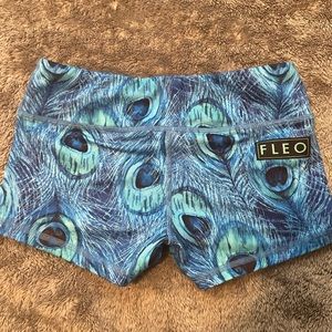Peacock fleo shorts